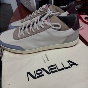 Novella Beige and Blue Sneakers